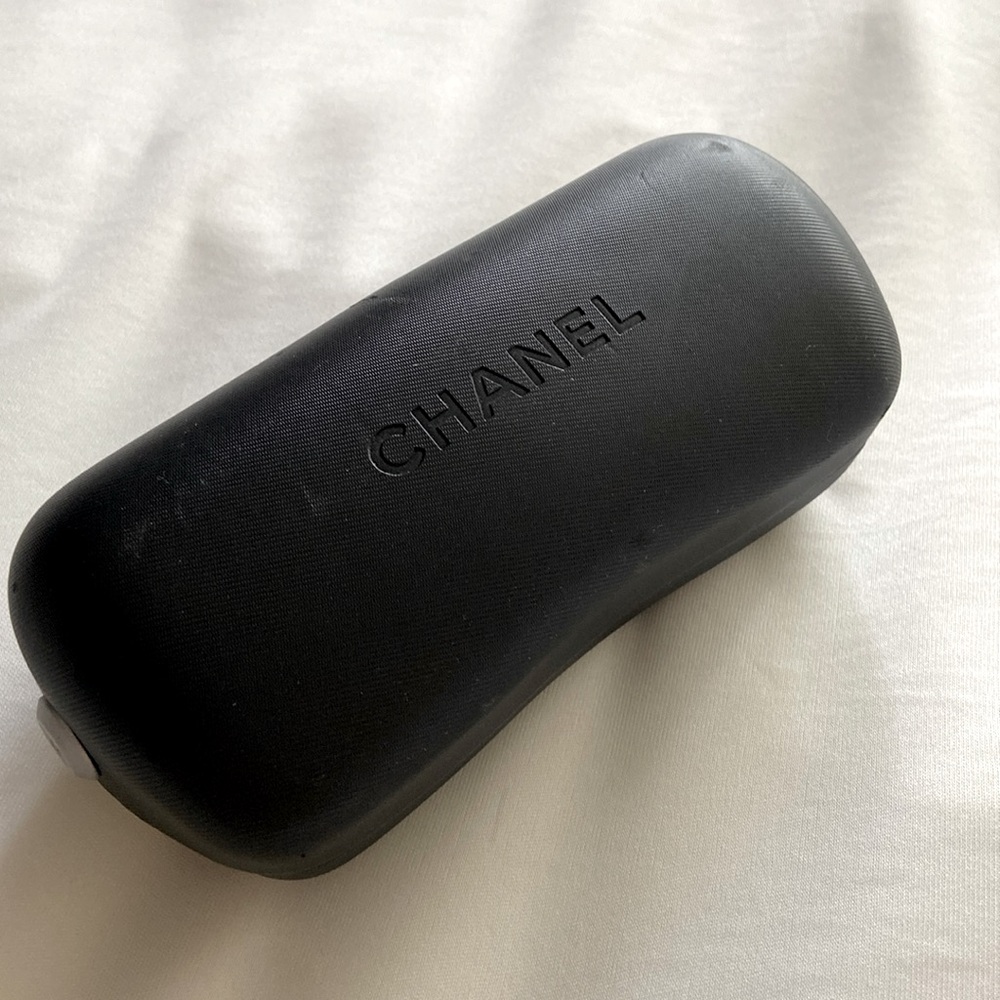 CHANEL sunglasses case Made in Italy hard clamshell large (case only)